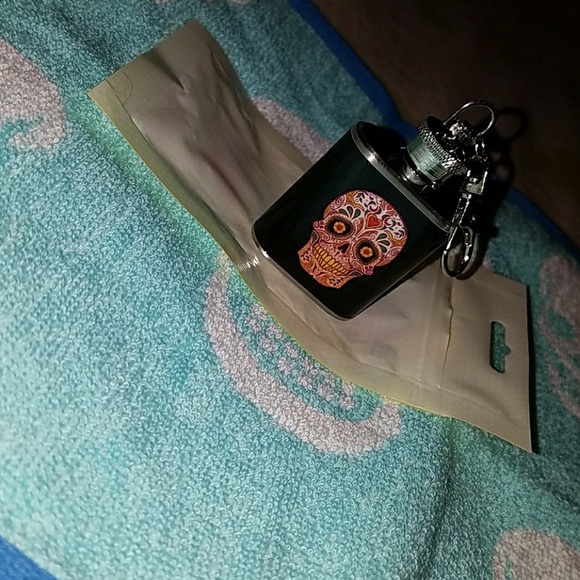 ☠Mini Day of the Dead Flask☠ - Picture 2 of 5